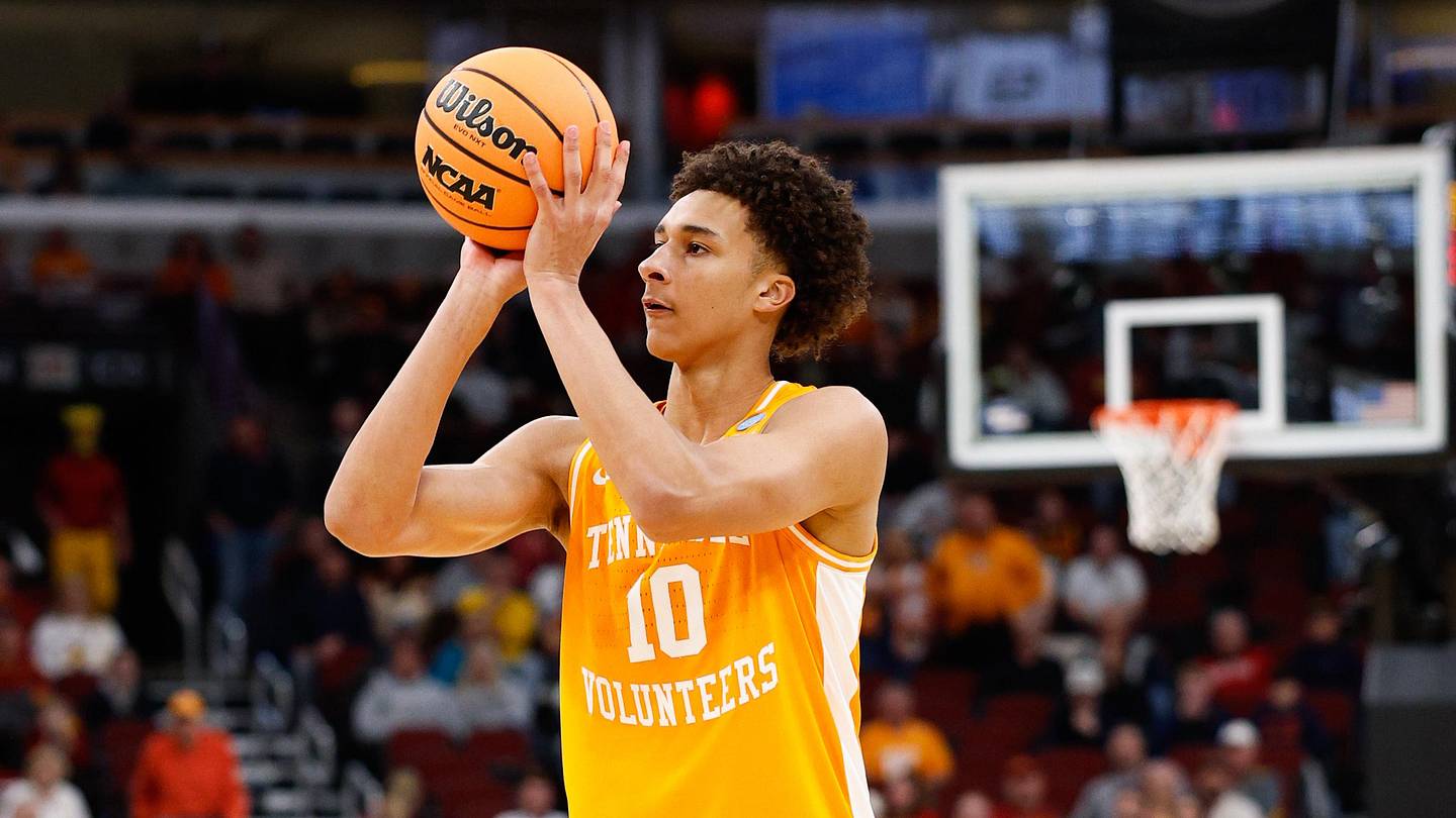 OKC Thunder Reportedly Showing Interest in Tennessee's Nate 