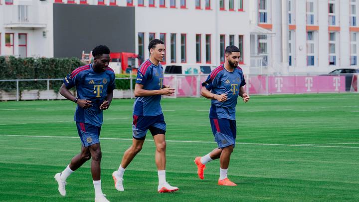 Wieder auf dem Rasen: Alphonso Davies, Jamal Musiala und Ismael Saibari drehen gemeinsam ihre Runden