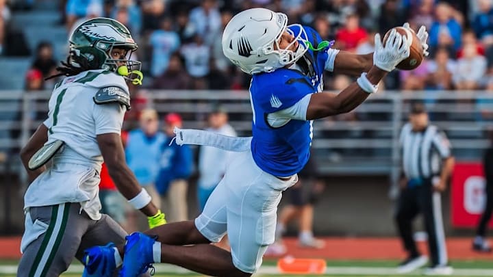 This four-star wideout from the 2027 recruiting class is drawing serious interest from some of the top college football programs. This four-star wideout from the 2027 recruiting class is drawing serious interest from some of the top college football programs.