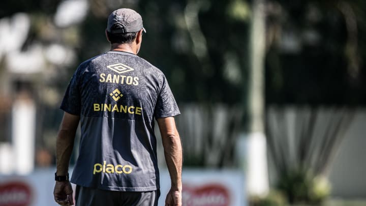 Equipe de Fábio Carille foi a campo nesta terça-feira