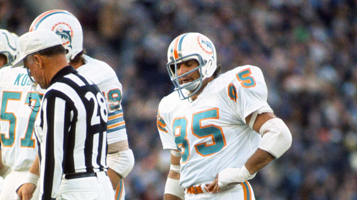 Miami Dolphins v Baltimore Colts