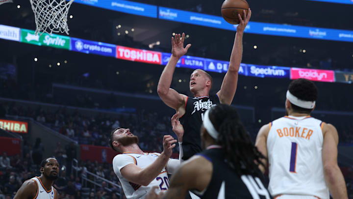 Phoenix Suns v Los Angeles Clippers
