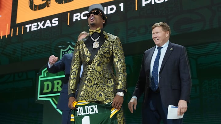 Apr 24, 2025; Green Bay, WI, USA; NFL commissioner Roger Goodell and Green Bay Packers president Mark Murphy with Texas Longhorns wide receiver Matthew Golden