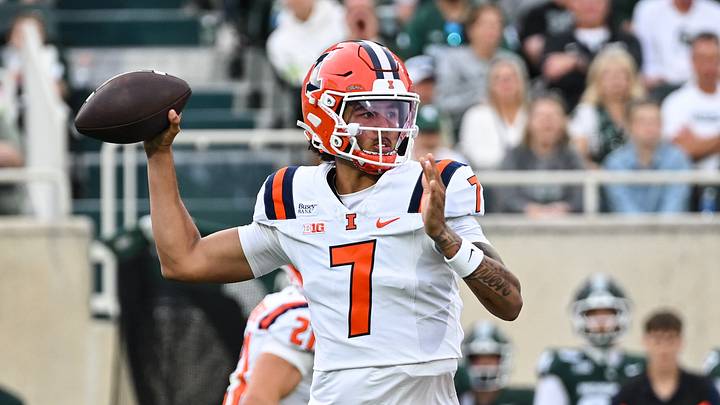 COLLEGE FOOTBALL: OCT 10 Illinois at Michigan State