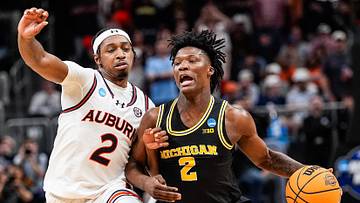 ACL-injured backup guard Cason enters transfer portal