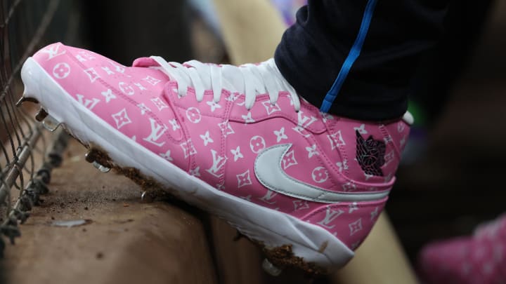 Elly De La Cruz wore custom Air Jordan cleats. Elly De La Cruz wore custom Air Jordan cleats.