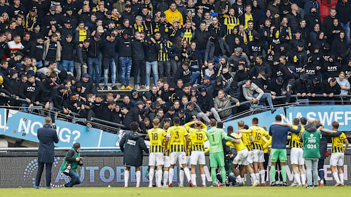 Torcedores do Vitesse comemoravam quando arquibancada desabou: ‘Um milagre não ter acontecido nada’, declarou dirigente do NEC Nijmegen. 