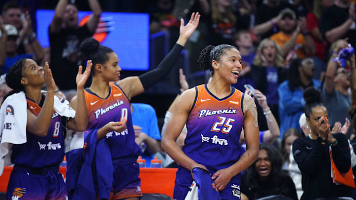 Mercury fans chant MVP for guard Alyssa Thomas (25) after she sets a WNBA record with 3 consecutive triple-doubles at PHX Arena in Phoenix on Aug. 7, 2025. Mercury fans chant MVP for guard Alyssa Thomas (25) after she sets a WNBA record with 3 consecutive triple-doubles at PHX Arena in Phoenix on Aug. 7, 2025.