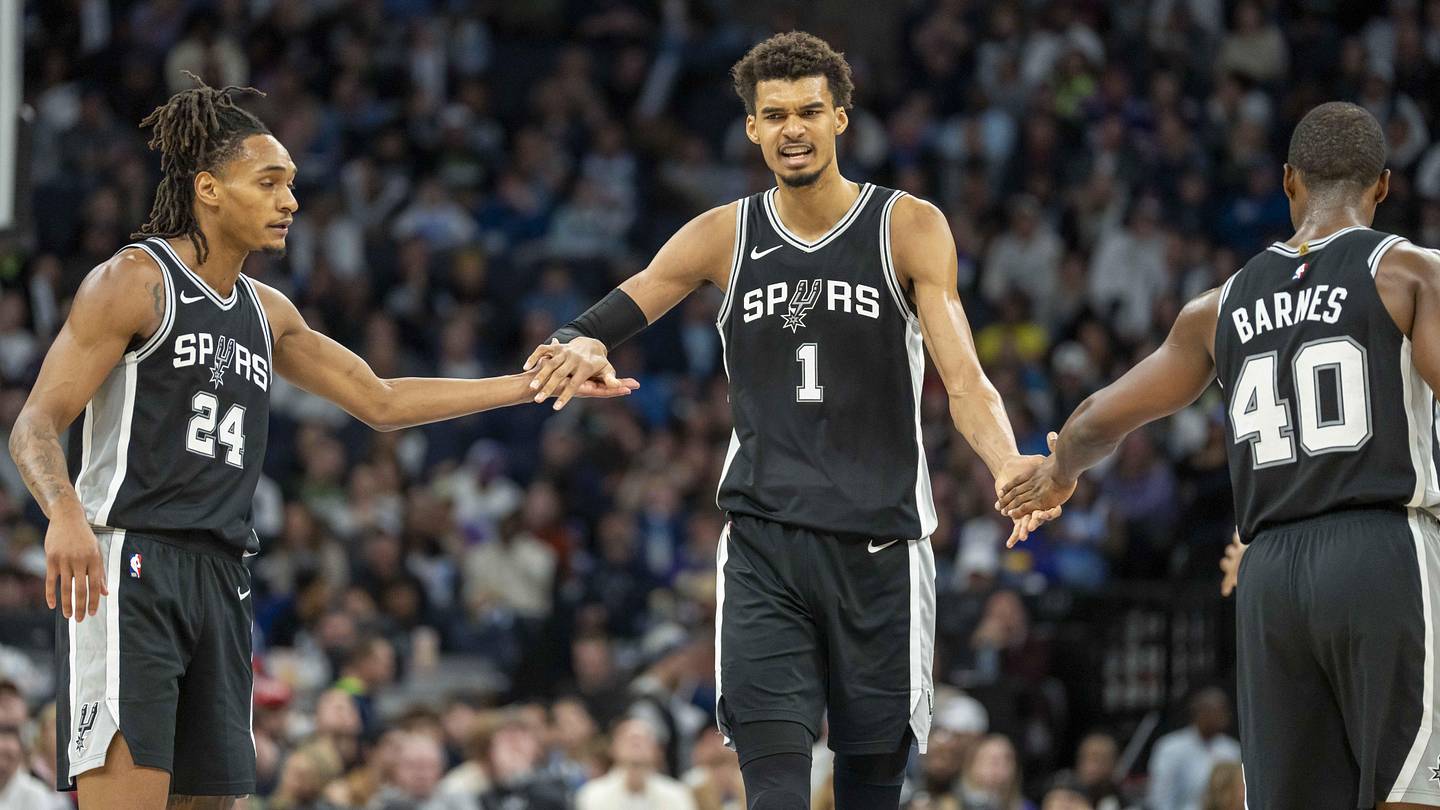 Spectacular Nba Finals: Spurs' Chances Of Surviving Hinge On Unlocking Victor Wembanyama Photo for Desktop Spectacular Nba Finals: Spurs' Chances Of Surviving Hinge On Unlocking Victor Wembanyama Photo for Desktop