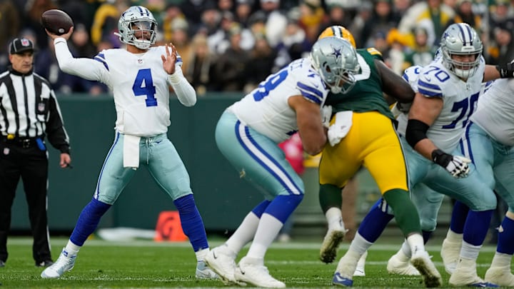 Dallas Cowboys v Green Bay Packers