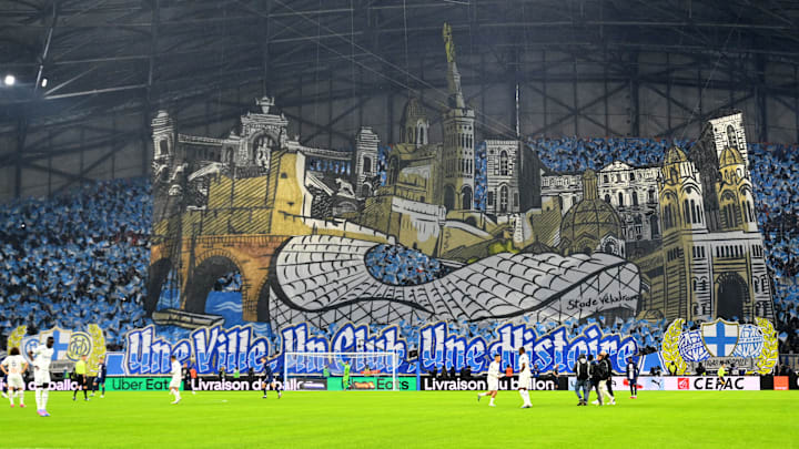 L'Olympique de Marseille rend hommage à un groupe d'ultras.