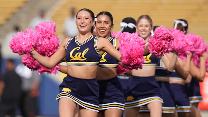 Cal cheerleaders