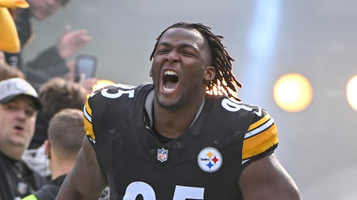 Pittsburgh Steelers defensive tackle Keeanu Benton