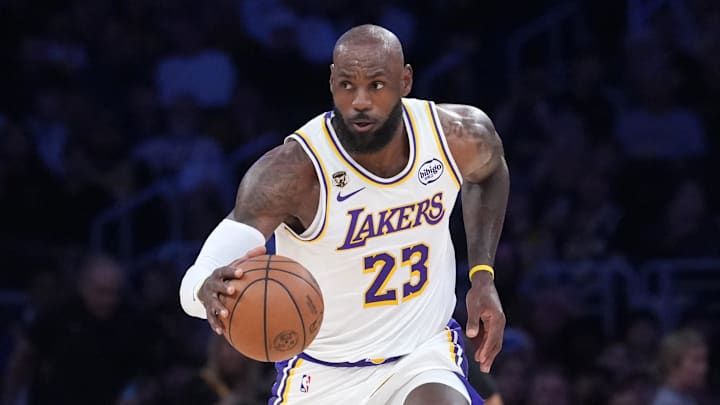 LeBron James tendrá que cargar con los Lakers 