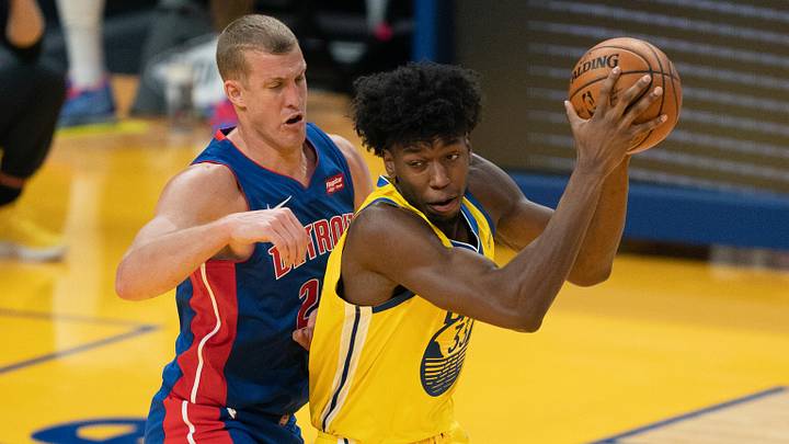 January 30, 2021; San Francisco, California, USA; Golden State Warriors center James Wiseman (right) controls the basketball against Detroit Pistons center Mason Plumlee (left) during the first quarter at Chase Center. Mandatory Credit: Kyle Terada-USA TODAY Sports January 30, 2021; San Francisco, California, USA; Golden State Warriors center James Wiseman (right) controls the basketball against Detroit Pistons center Mason Plumlee (left) during the first quarter at Chase Center. Mandatory Credit: Kyle Terada-USA TODAY Sports