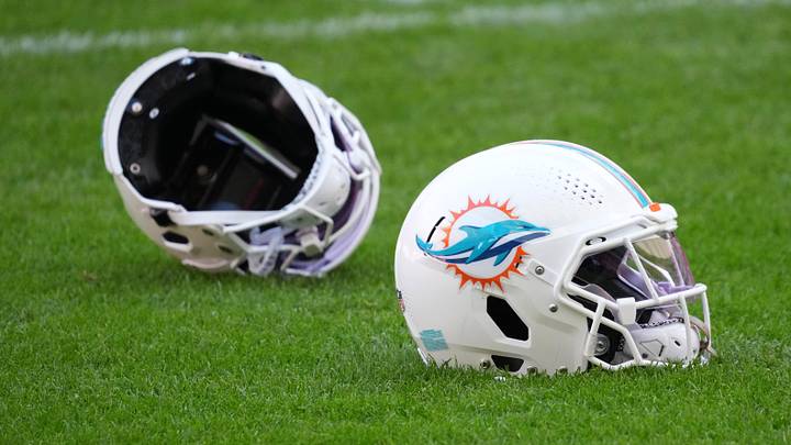 The Giants and Miami Dolphins  will hold a joint practice this summer.
