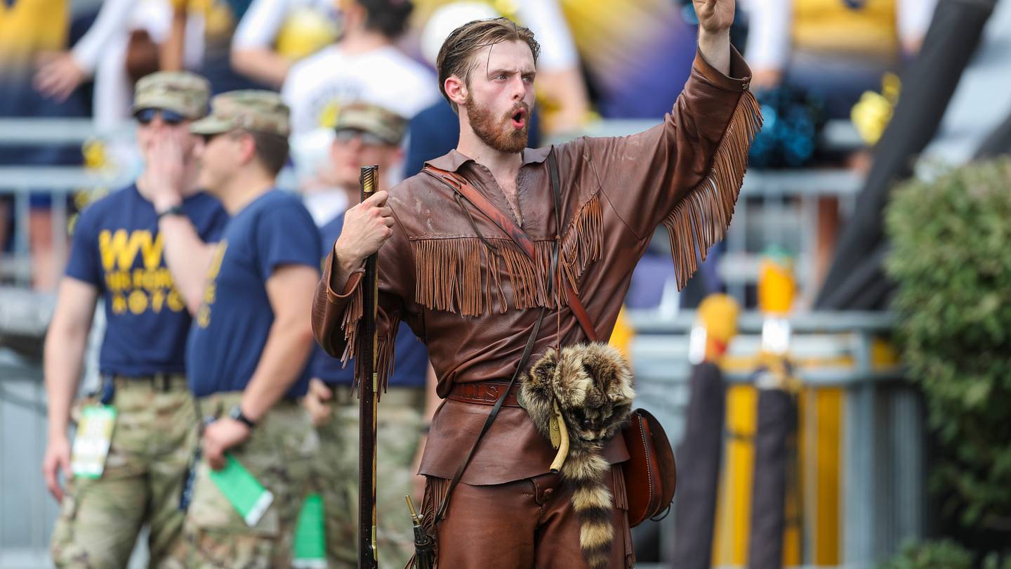 West Virginia football fans go viral for all the wrong reasons in the Blue Lot