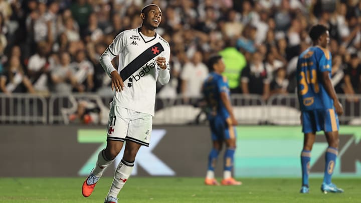 Rayan vive excelente momento com a camisa cruzmaltina