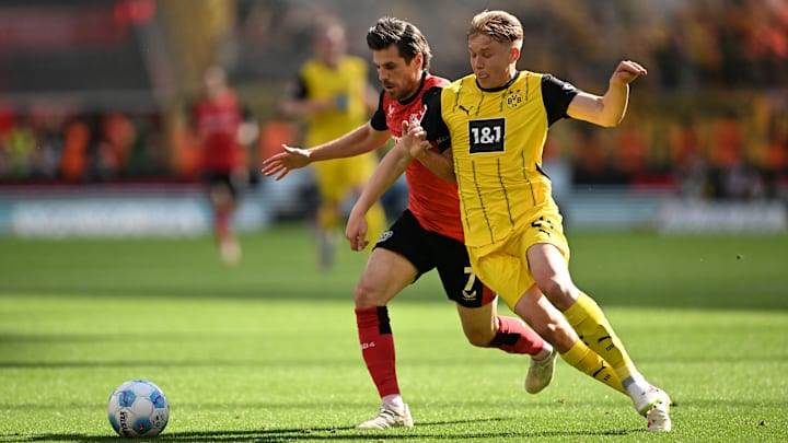 Borussia Dortmund und Bayer Leverkusen kämpfen um die Champions League Borussia Dortmund und Bayer Leverkusen kämpfen um die Champions League