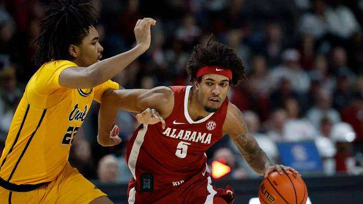 Alabama forward Amari Allen (5) in action against Kennesaw State during the Rocket City Classic at Propst Arena in Huntsville, AL on Sunday, Dec 21, 2025. Alabama forward Amari Allen (5) in action against Kennesaw State during the Rocket City Classic at Propst Arena in Huntsville, AL on Sunday, Dec 21, 2025.