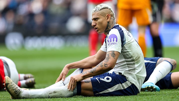 สเปอร์สต้องลงมือทำด่วน สี่การเคลื่อนไหวสำคัญช่วยท็อตแนมพ้นหายนะการตกชั้นหลังจากทิวดอร์จากไป