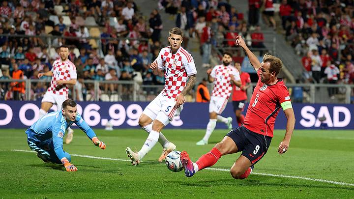 Harry Kane anota uno de sus dos goles ante Croacia. Harry Kane anota uno de sus dos goles ante Croacia.