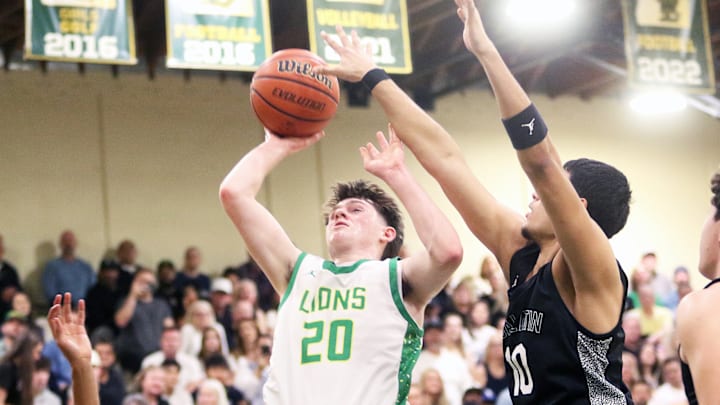 Trey Price and West Linn will take on Cleveland in a 6A first-round game Wednesday.