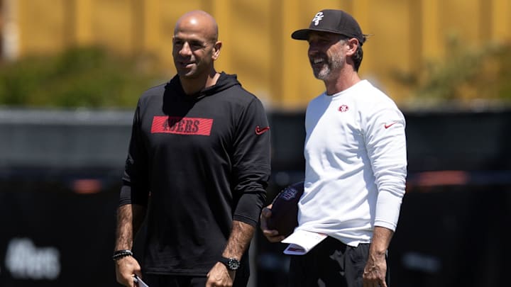 May 9, 2025; Santa Clara, CA, USA; San Francisco 49ers head coach Kyle Shanahan, right, confers with defensive coordinator Robert Saleh during the teamís rookie minicamp.