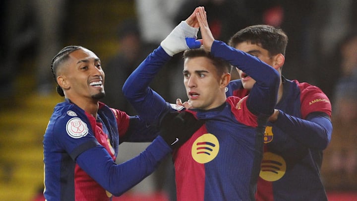 Barcelona prioriza renovações para não correr risco de saídas sem custos