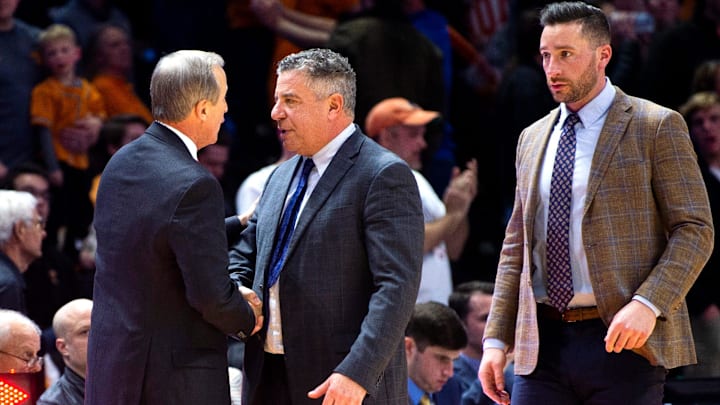 Tennessee head coach Rick Barnes, left, has had plenty of coaching matchups against the Pearl family in his time leading the Volunteers.