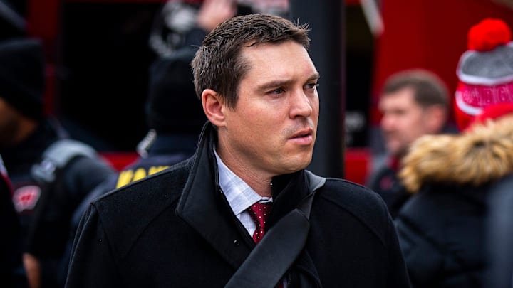 Former Wisconsin Bears coach Jim Leonhard is emerging as a candidate to be the Buffalo Bills defensive coordinator.