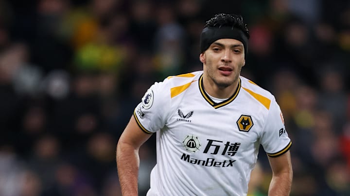 Raúl Jiménez a un año de su fractura de cráneo Raúl Jiménez a un año de su fractura de cráneo