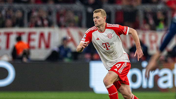 Manchester United open talks with Bayern Munich defender,