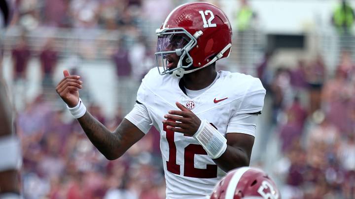 Alabama Crimson Tide quarterback Keelon Russell (12) gives direction before the snap during the fourth quarter at Davis Wade Stadium at Scott Field. 