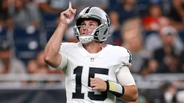 Las Vegas Raiders quarterback Fernando Mendoza