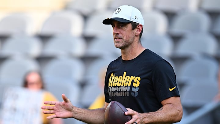 Pittsburgh Steelers quarterback Aaron Rodgers