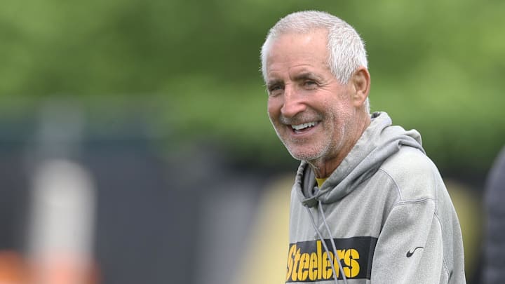 Jun 9, 2022; Pittsburgh, Pennsylvania, USA;  Pittsburgh Steelers special teams coordinator Danny Smith participates in minicamp at UPMC Rooney Sports Complex.. Mandatory Credit: Charles LeClaire-Imagn Images