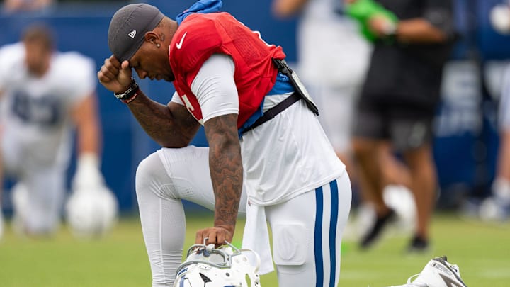 Indianapolis Colts quarterback Anthony Richardson Sr. (5) says a prayer Monday, July 28, 2025, ahead of training camp held at Grand Park in Westfield.