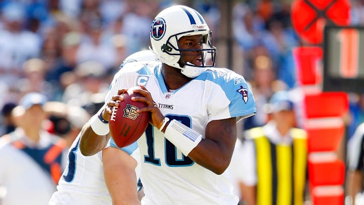 Former South Carolina football assistant coach Everett Sands was mistaken for former NFL quarterback Vince Young at a golf tournament.