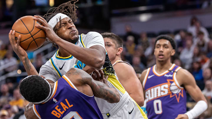 Phoenix Suns v Indiana Pacers