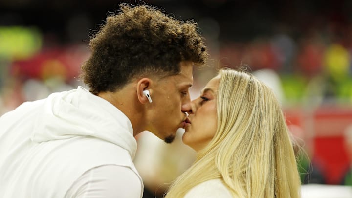 Feb. 9, 2025; New Orleans, LA, USA; Kansas City Chiefs quarterback Patrick Mahomes (15) kisses his wife Brittany Mahomes before Super Bowl LIX between the Philadelphia Eagles and the Kansas City Chiefs at Caesars Superdome. Feb. 9, 2025; New Orleans, LA, USA; Kansas City Chiefs quarterback Patrick Mahomes (15) kisses his wife Brittany Mahomes before Super Bowl LIX between the Philadelphia Eagles and the Kansas City Chiefs at Caesars Superdome.