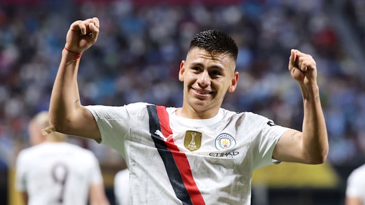 Claudio Echeverri auf dem Weg nach Leverkusen