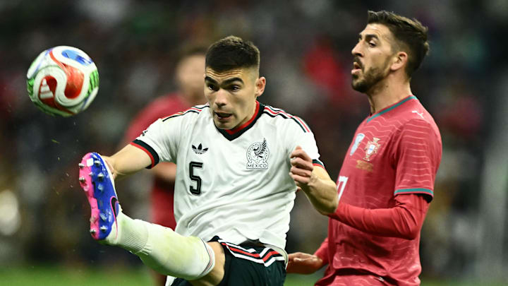 FBL-FRIENDLY-MEX-POR