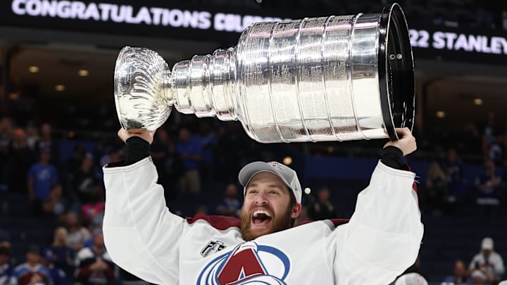 In a parallel dimension, the Colorado Avalanche re-signed Darcy Kuemper, potentially leading to multiple Stanley Cup wins.