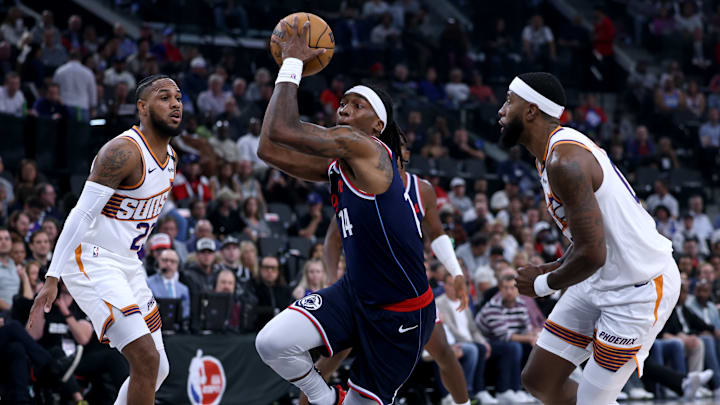 Phoenix Suns v Los Angeles Clippers