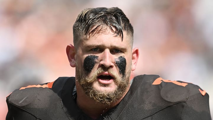 Cleveland Browns guard Wyatt Teller (77) Cleveland Browns guard Wyatt Teller (77)