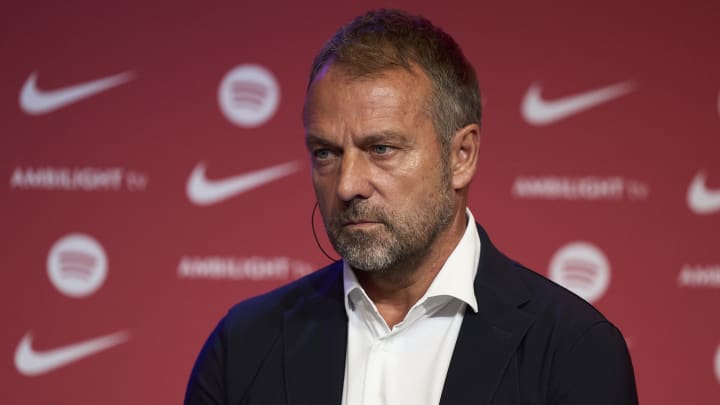 Hansi Flick est l'entraîneur du FC Barcelone.