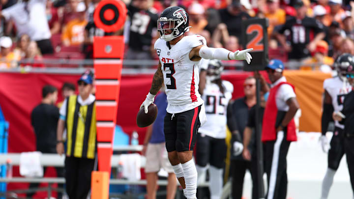 Atlanta Falcons safety Jessie Bates III