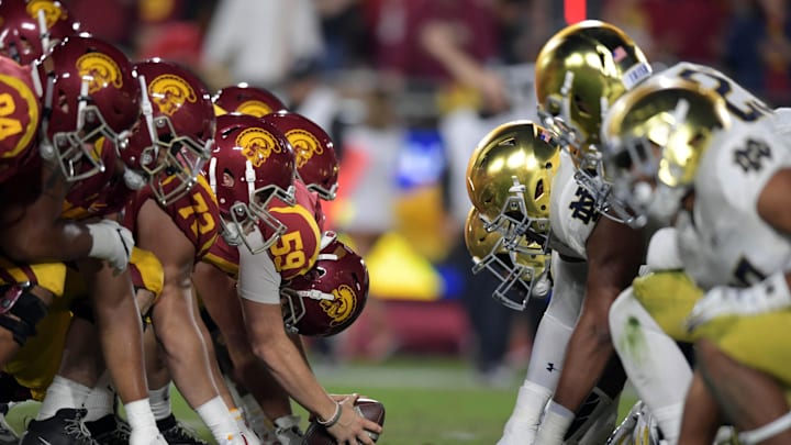 Nov 24, 2018; Los Angeles, CA, USA; General overall view of the line of scrimmage as Southern California Trojans long snapper Damon Johnson (59) prepares to snap the ball against the Notre Dame Fighting Irish  at Los Angeles Memorial Coliseum. 