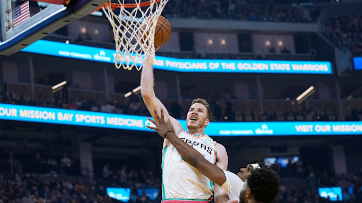 Spurs siguen contemplando varios cambios